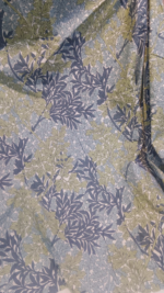 King Size Abstract Foliage Cotton Bedsheet with Pillow Covers - Image 4